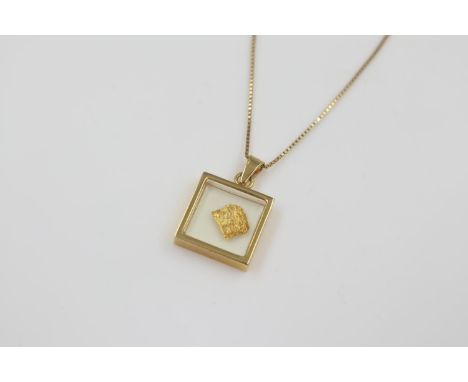 9ct gold chain with locket enclosing a high carat gold flake. UK P&amp;P Group 0 (£6+VAT for the first lot and £1+VAT for sub