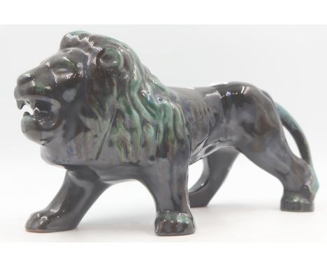 Large Blue Mountain ceramic lion, L: 48 cm. UK P&amp;P Group 3 (£30+VAT for the first lot and £8+VAT for subsequent lots)