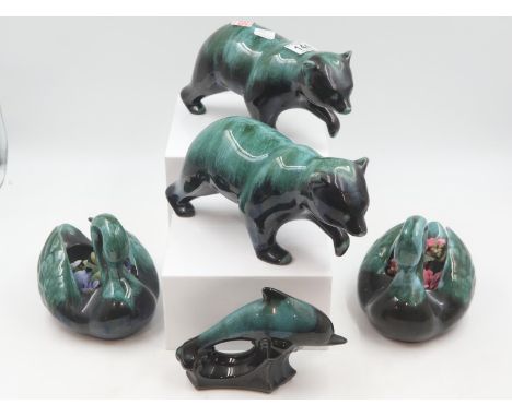 Five pieces of Blue Mountain ceramics. UK P&amp;P Group 3 (£30+VAT for the first lot and £8+VAT for subsequent lots) 