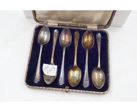 Cased set of six Walker &amp; Hall silver golfing teaspoons. UK P&amp;P Group 1 (£16+VAT for the first lot and £2+VAT for sub