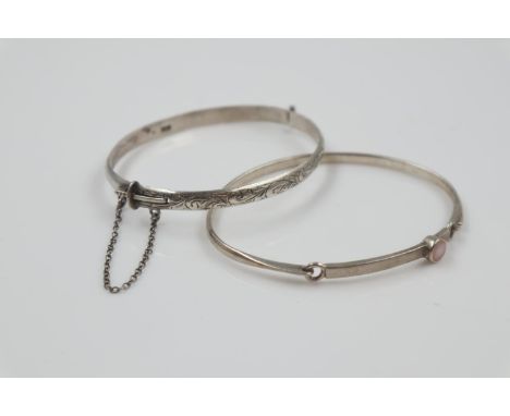 Two silver bangles with pattern. UK P&amp;P Group 0 (£6+VAT for the first lot and £1+VAT for subsequent lots) 