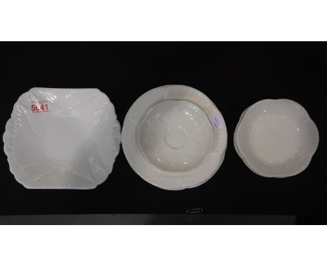 Fifteen pieces of Shelley Dainty White dinnerware. Not available for in-house P&amp;P 