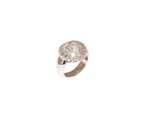   Ring Ring WG 750/fein mit Brillanten zus.ca. 0,56ct, und einen Diamanttropfen ca. 0,69ct, GesGew. 8,6gramm RW 54        Rin