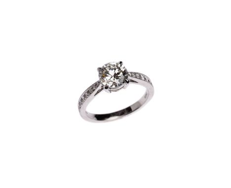   Ring Ring WG 750/fein mit Brillanten zus.ca. 1,26ct, &amp; Brillanten zus.ca. 0,1ct, GesGew. 3,5g                      RW 5