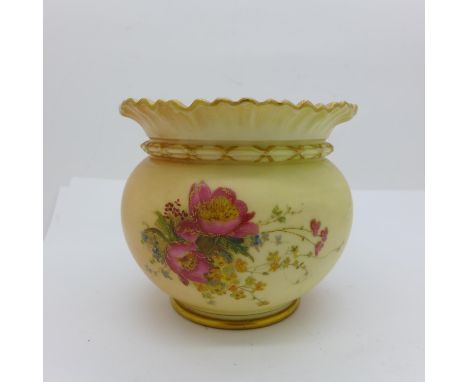 A Royal Worcester blush ivory vase, 10cm 