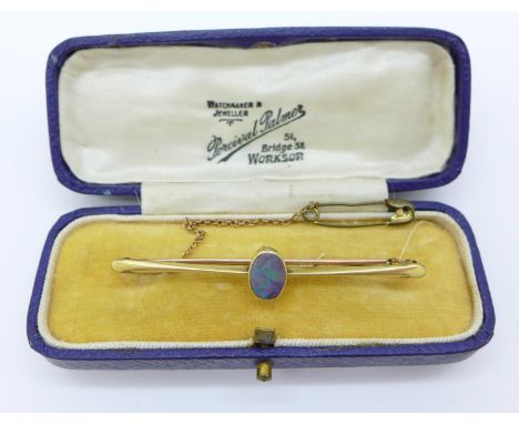 An 18ct gold and opal brooch, 3.7g, boxed 
