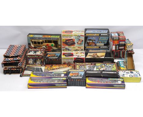 Scalextric, a mixed group of accessories to include C177 Goodwood Chicane, C275 Autostart, C452 Thinktank, C705 Grandstand &a