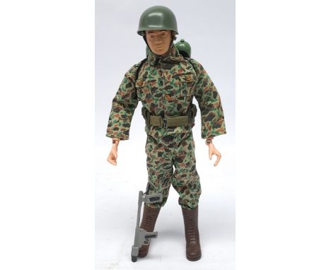 Palitoy Action Man vintage loose/unboxed Beachhead Assault Figure, painted head, plastic hands, wearing camouflage tunic, tro
