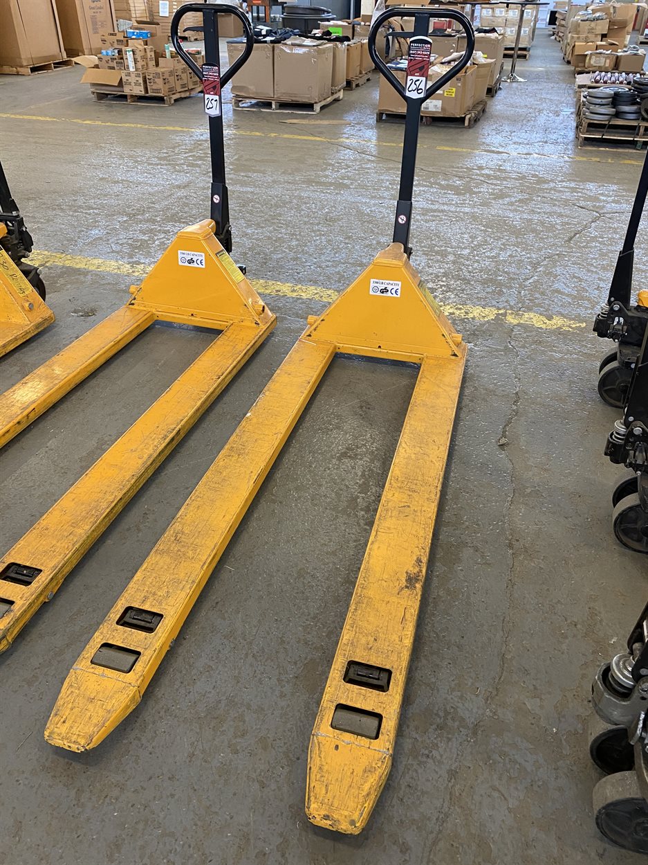 ULINE H1779 70" Pallet Jack