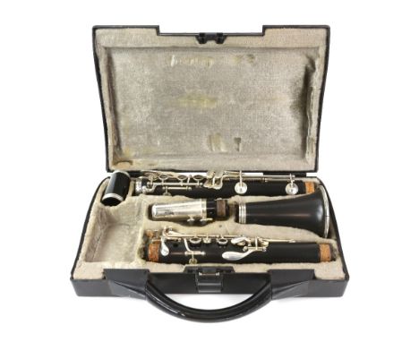 Buffet B12 clarinet and case.       Used. Playing condition. 
