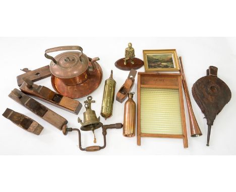 VINTAGE MOTORING. A BRASS PYRENE FIRE EXTINGUISHER, 35CM, STAMPED GOVERNMENT PROPERTY MARK, A BRASS COACH HORN, ELM HEARTH BE