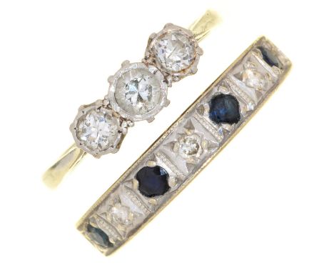 A DIAMOND THREE STONE RING IN PLATINUM, MARKED PLAT, SIZE N AND A SAPPHIRE AND DIAMOND RING IN 9CT WHITE GOLD, BIRMINGHAM 197