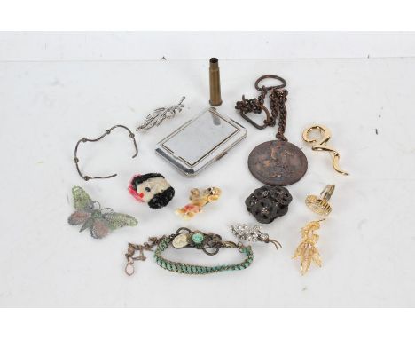 Collection of mostly costume jewellery, to include various brooches, silver ring, powder compact, brass cased etui, coins etc