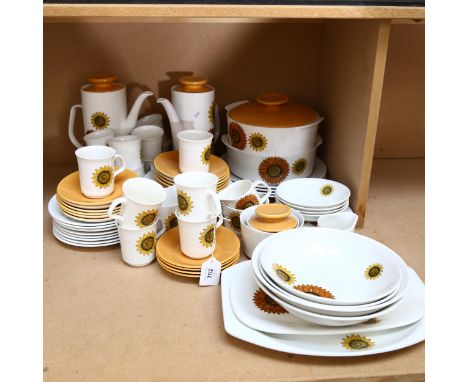 Meakin's Palma Vintage coffee service and matching dinnerware, including tureens, jugs and coffee pots 