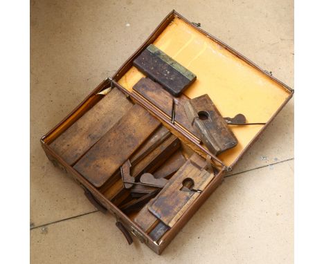 A collection of Vintage wooden moulding planes 