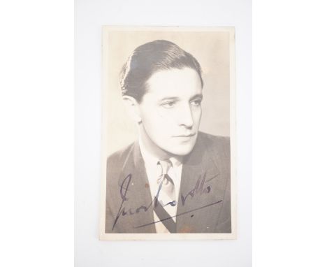 [ Autographs ] A signed promotional portrait photograph of Ivor Novello