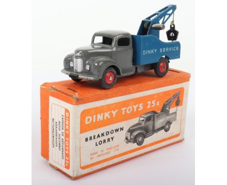 Dinky Toys 25x Commer Breakdown Lorry, dark grey cab, royal blue back, red wheel hubs ‘Dinky Service’ in white, in excellent 