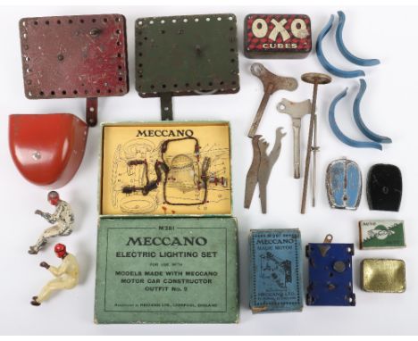 Boxed M251 Meccano Electric Lighting Set, for use with motor car constructor set No.2, with instruction leaflet, box has age/