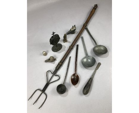 Collection of curios of varying ages to include a Victorian lead bird whistle, an antique surgeons scalpel, a further whistle