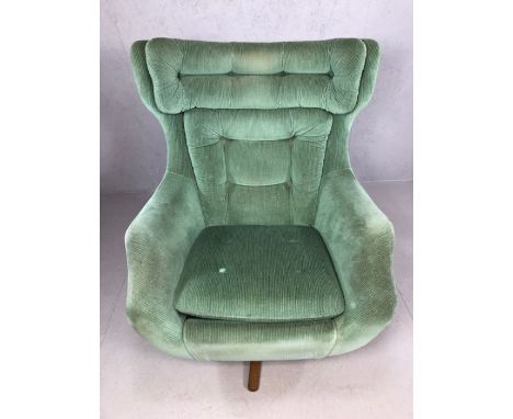 Mid Century retro swivel button backed armchair on wooden base