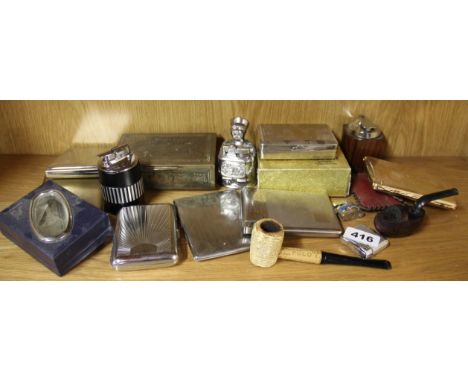 A quantity of vintage smoking related items.