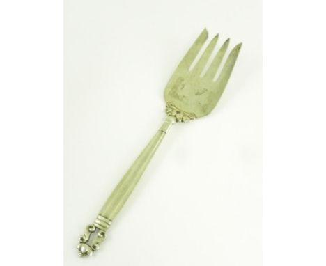 GEORG JENSEN.   A SILVER FISH SERVING FORK, CACTUS PATTERN, MAKER'S MARK, 3OZS