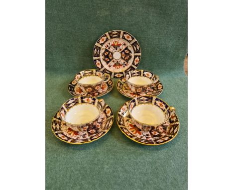 4 x Royal Crown Derby 2451 pattern tea cups and saucers and similar tea plate.