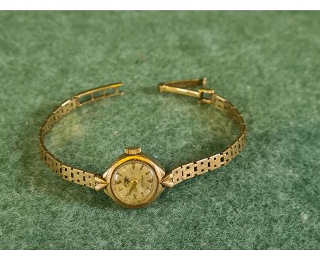 Ladies 9ct gold Rotary watch with 9ct bracelet, gold content 10.2g.