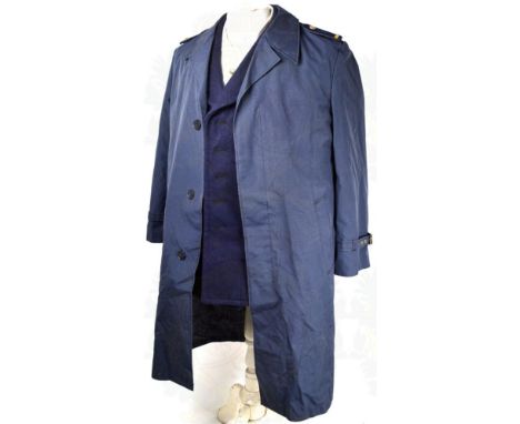 KONVOLUT UNIFORMTEILE VOLKSMARINE, Uniformjacke goldfarbene Knöpfe, 2 Taschen, Schulterklappen Maat auf Zeit, zum Einschlaufe