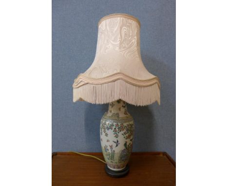 A Chinese porcelain table lamp 