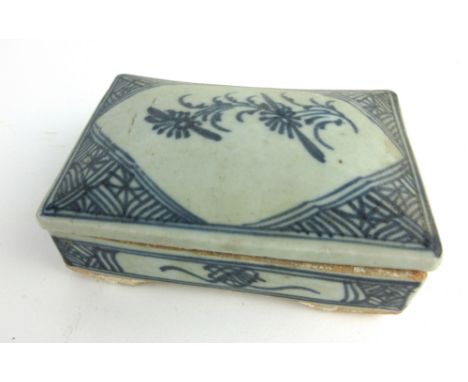 A Japanese ceramic blue and white lidded trinket box with characters to the inside, 12x8x5cm