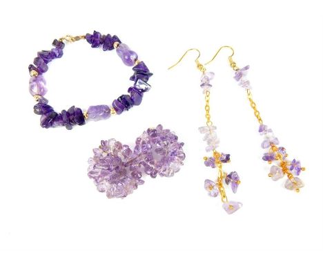 Amethyst chip and gold ball bracelet set in 14ct gold and two pairs of 9ct gold amethyst chip earings (2)