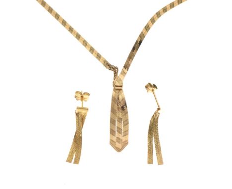 9ct gold necklace, together with a similar pair of yellow metal ear studs, stamped 375, 3.2g gross approx (2) Condition: Gene