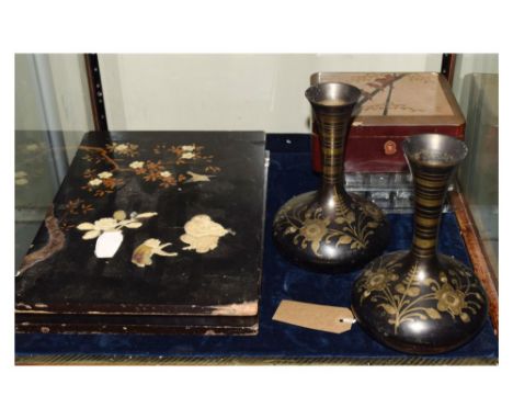 Mixed collection of Oriental wares to include inlaid lacquer panels, pair of inlaid metal vases, collection of modern hardsto