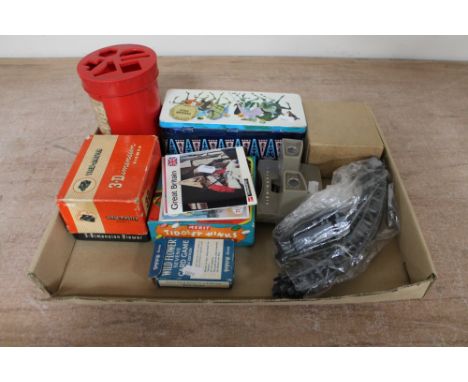 A 3-d view master together with vintage tiddly winks, playing cards etc 