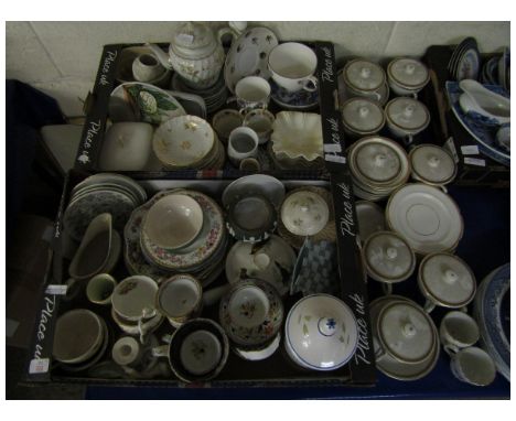 THREE BOXES OF MIXED 19TH CENTURY AND LATER TEA WARES, CUPS, SAUCERS, PLATES, PART LOSOL WARE WHITE AND GILDED RIM TEA WARES 
