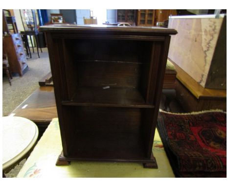 MAHOGANY TABLE TOP BOOKCASE WITH LIFT UP TOP WITH FIXED SHELF   