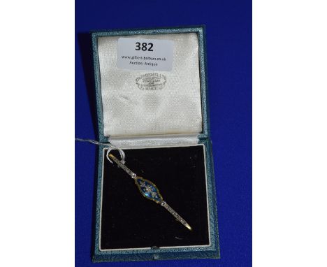 18ct Gold &amp; Platinum Brooch with Blue Enamel Set with 31 Small Round Diamonds 
