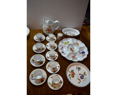 Royal Worcester Evesham Part Dinner Service 23 Pieces 