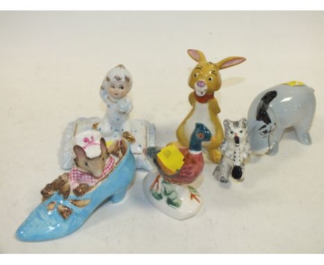 A COLLECTION OF CERAMIC FIGURES TO INCLUDE BESWICK DISNEY, BEATRIX POTTER ETC (6)