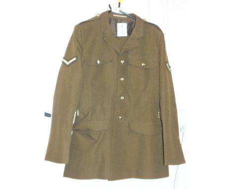 A VINTAGE MILITARY OFFICERS JACKET