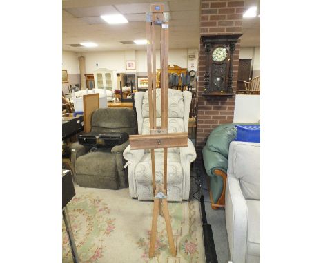 A VINTAGE ROWNEY ARTISTS EASEL 
