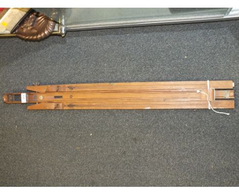 A VINTAGE WINSOR &amp; NEWTON OF LONDON ARTISTS EASEL 