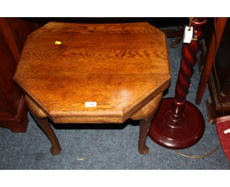 A VINTAGE OAK OCTAGONAL SIDE TABLE TOGETHER WITH AND OAK BARLEYTWIST STANDARD LAMP (2)