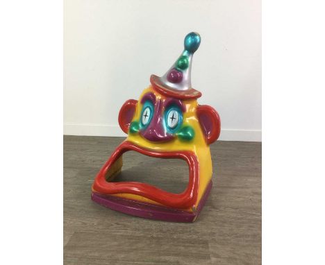 VINTAGE FAIRGROUND FIBREGLASS CLOWN BALL THROWING GAMES TOPPER,69cm high