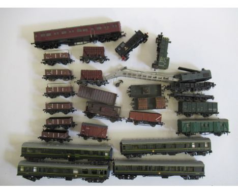 Unboxed rolling stock by Hornby, Bachmann and others including coal trucks, Auto-Coach and Fleischmann crane, F-G (Est. plus 