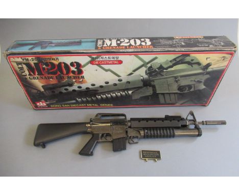 Dong San diecast model of Colt M.203 Grenade Launcher, 330m long, boxed E (Est. plus 21% premium inc. VAT) (Est. plus 21% pre