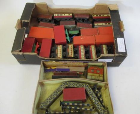 Hornby playworn and unboxed M Series rolling stock, some damage or parts missing, other item F (Est. plus 21% premium inc. VA