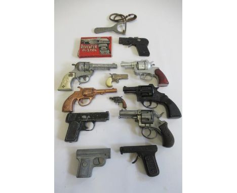 Ten toy handguns by Lone Star, Crescent, Chad Valley and others, F-P (Est. plus 21% premium inc. VAT)