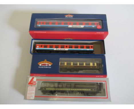 Three Sealink MK1 B.R. coaches, Pullman Observation coach and Bachmann The Hadrian Bar Pullman, some items boxed, G-E (Est. p